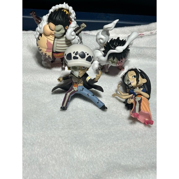 Anime Figures - Picture 1 of 9